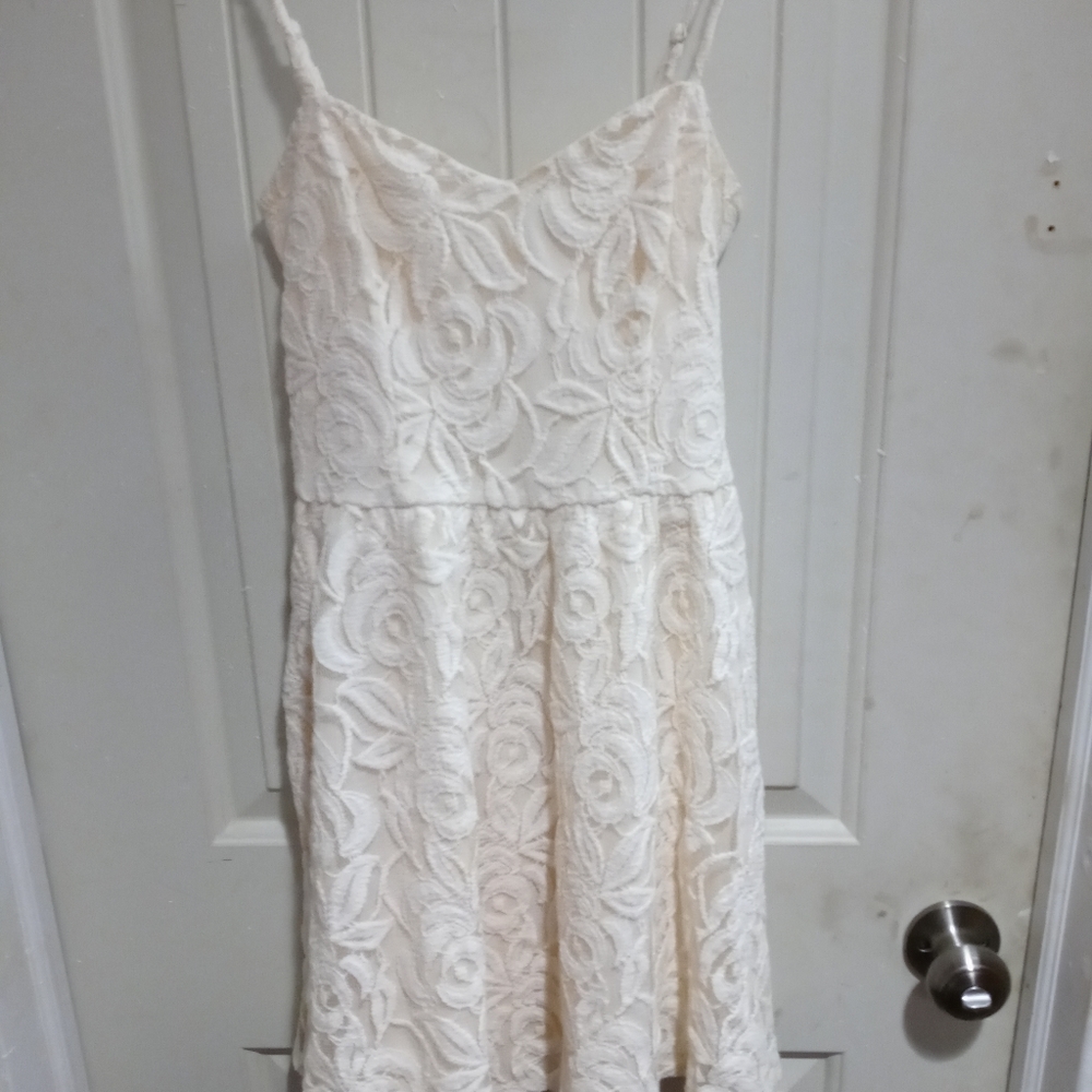 White lace dress